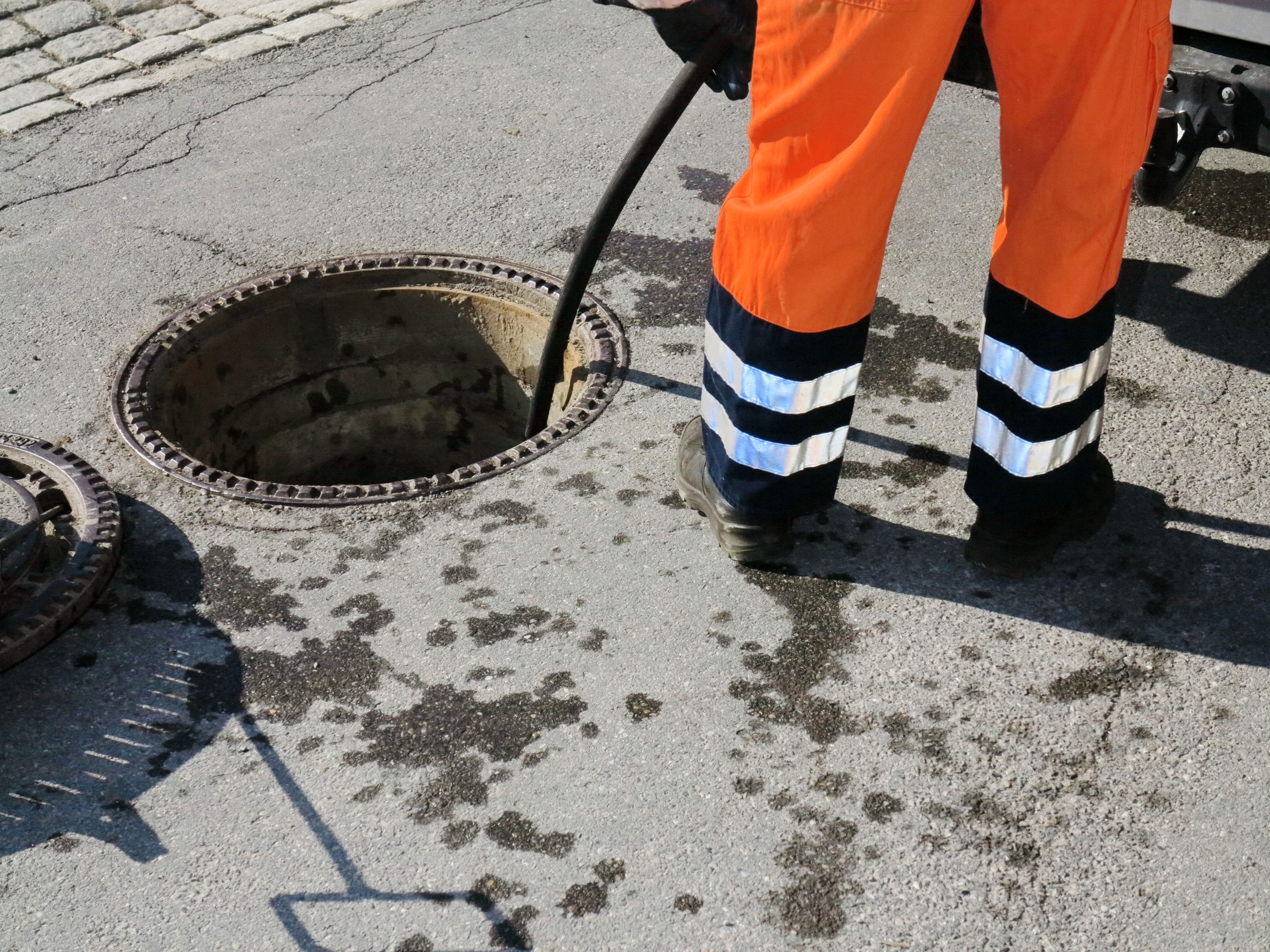 Signs It Is Time to Hire a Septic Tank Cleaning Service